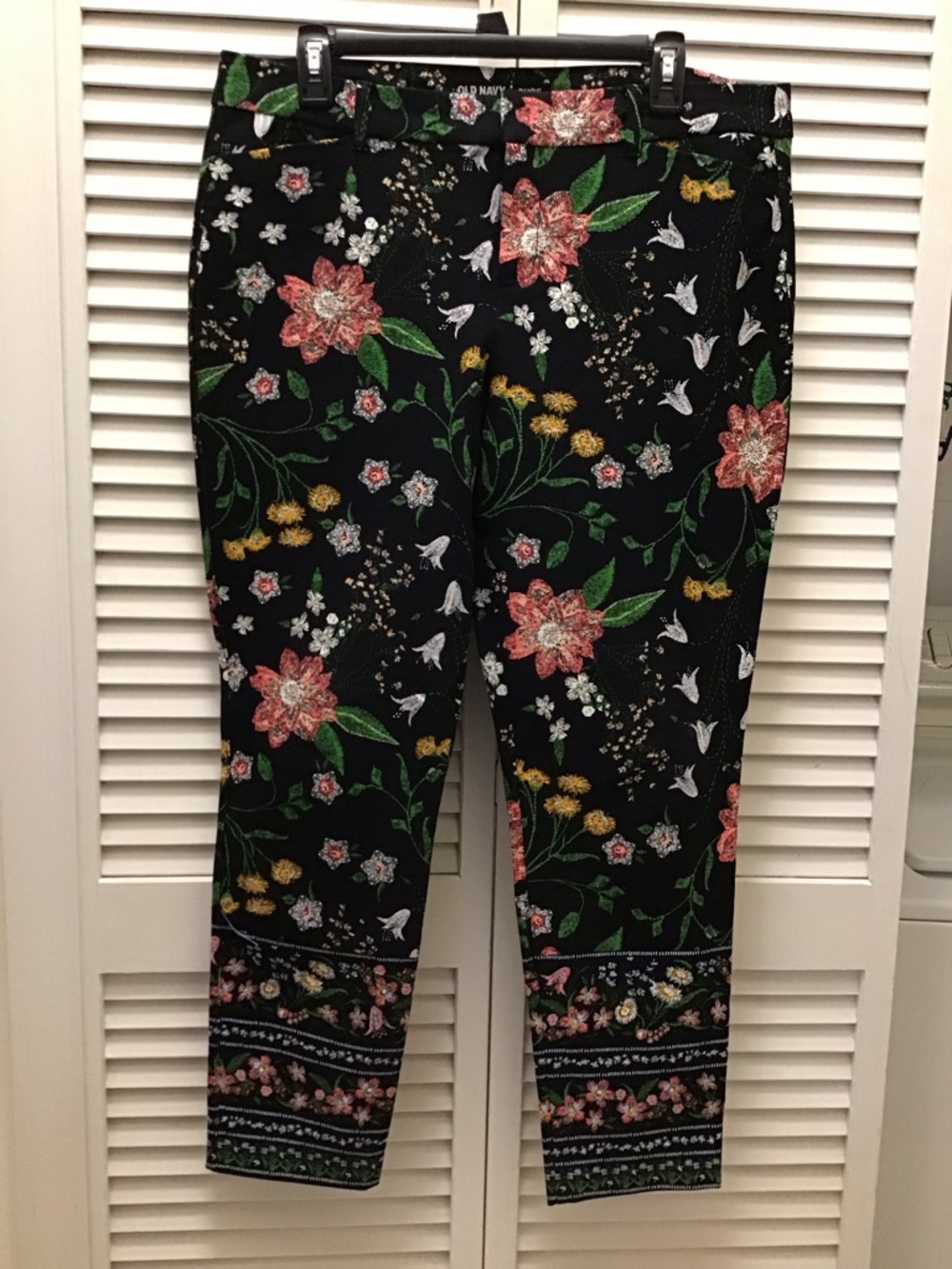 Old Navy Floral Crop Pants - Black with Pink & Green Botanicals